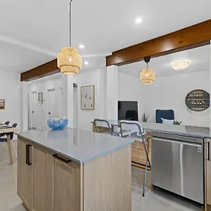 Large Beautiful 2br Fully Equipped Apartment